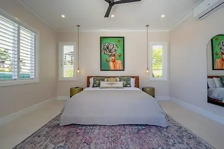 Hospitality Expert Nianna Eden - 7Br Pools Beach Montego Bay Villa