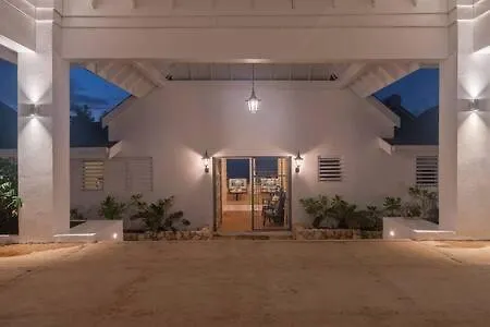 Hospitality Expert Nianna Eden - 7Br Pools Beach Montego Bay Villa