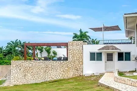 Hospitality Expert Nianna Eden - 7Br Pools Beach Montego Bay Villa