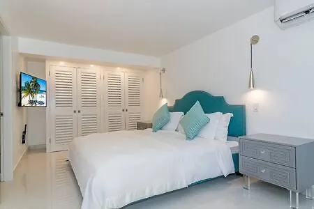 Hospitality Expert Nianna Eden - 7Br Pools Beach Montego Bay