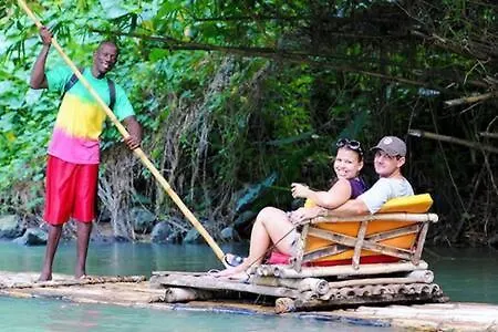 Hospitality Expert Nianna Eden - 7Br Pools Beach Montego Bay Jamaica