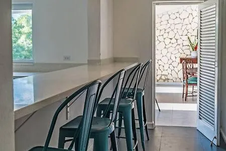 Hospitality Expert Nianna Eden - 7Br Pools Beach Montego Bay Villa